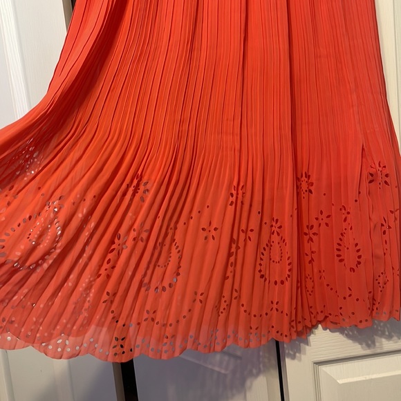 Medium Coral pleated maxi skirt - Picture 6 of 9